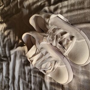 Heelys White Canvas Sneakers